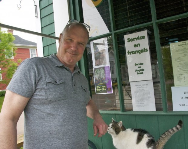 345156-eugene-sauve-proprietaire-landmark-cafe